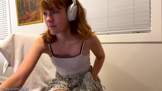 its_lily  24-05-2023 Wet Females