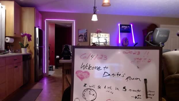 danikawhite69  04-06-2023 suck Females