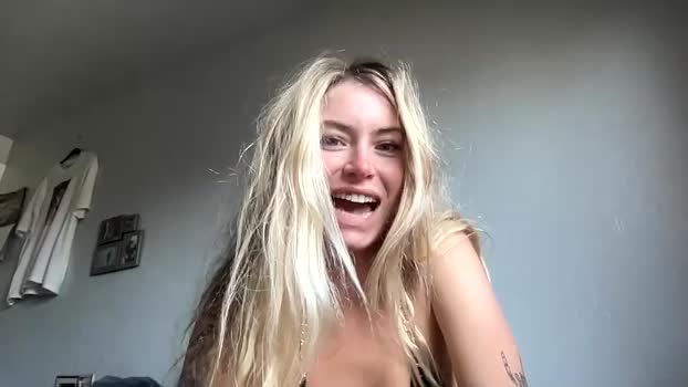 lovelyemiliax  26-06-2023 Ass Females
