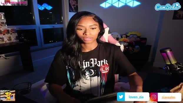 lovenzia CamSoda 01-07-2023 lickpussy Females