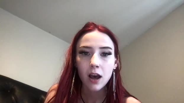 petite_scarlettt  07-07-2023 fuckass Females