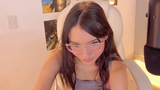 little_effy18  21-07-2023 boobs Females