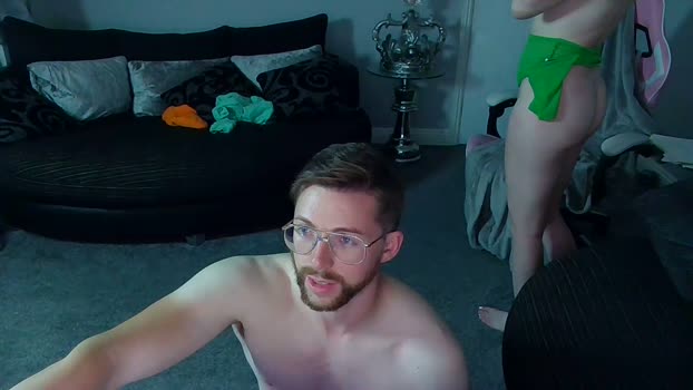 Red_firesquirt  02-08-2023 fuckpussy Females