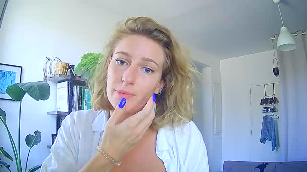 emma_wallace  15-08-2023 horny Females