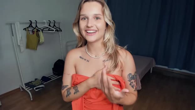 melissakissaa  16-08-2023 analtoy Females