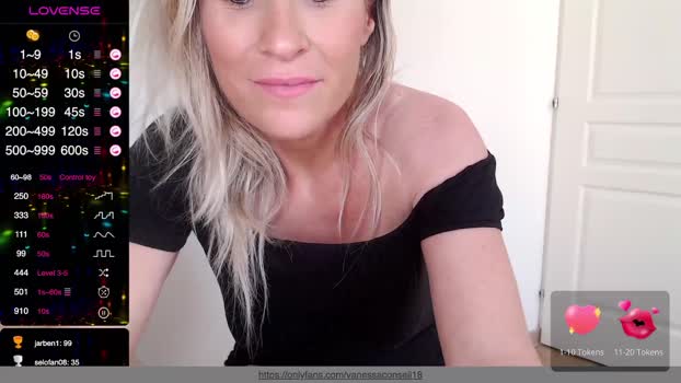 vanessdelyon  17-08-2023 ass Females