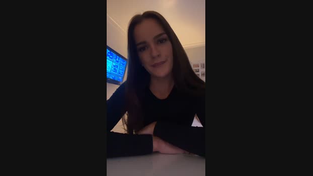 Esmeking  17-08-2023 fuckass Females
