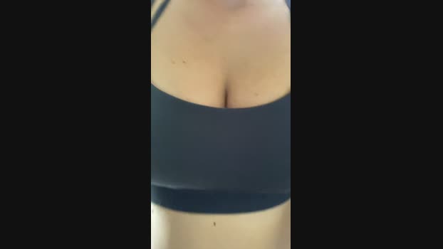 LarabaXx  20-08-2023 tits Females
