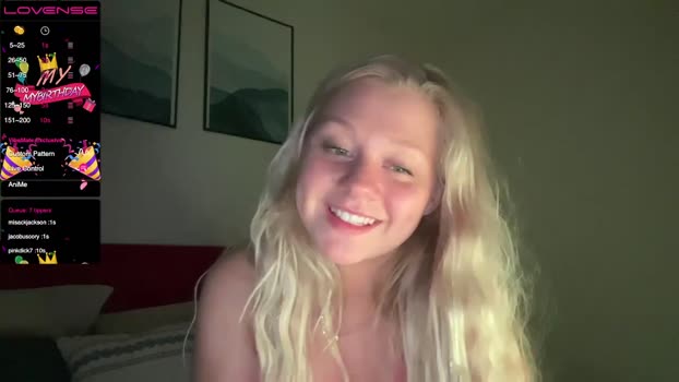 2prettylittlething2  24-08-2023 sexy Females