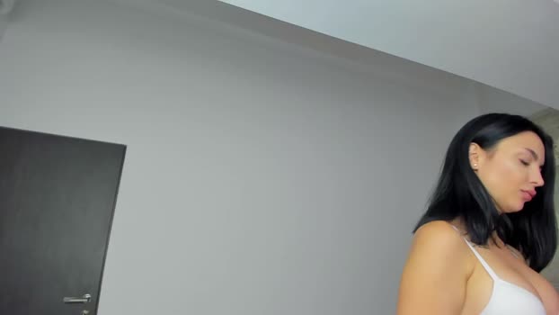 temptingcamteaser  25-08-2023 yummy Females