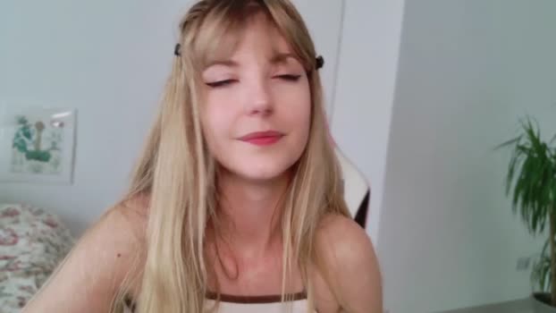Cassy_cum  26-08-2023 kissing Females