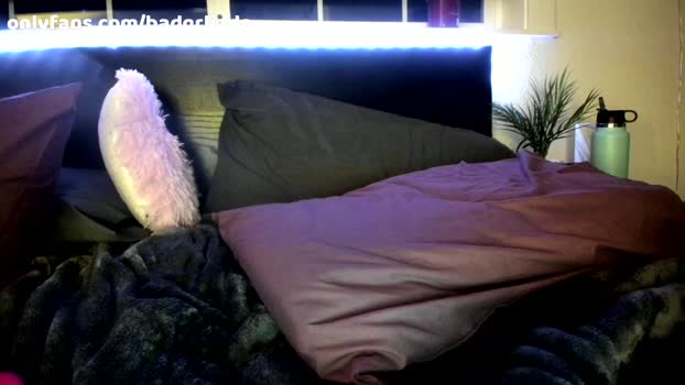 badgrljade  06-09-2023 Webcam Females