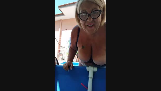 sigrid_hot  11-09-2023 strip Females