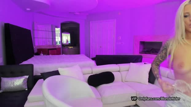 blonde_riderxxx  16-09-2023 show Females