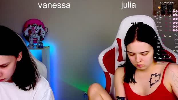 vanessa_jullia  20-09-2023 sucktits Couples