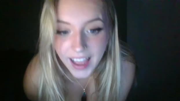 dumb_blonde69  03-10-2023 bigboobs Females