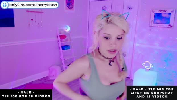 cherrycrush  04-10-2023 bigboobs Females