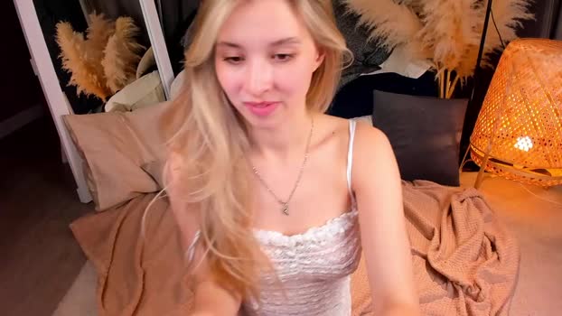 milablush  04-10-2023 sexyfeet Females