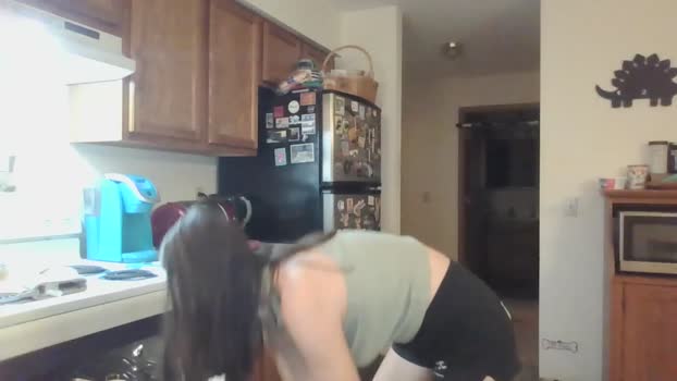 cidergal69  06-10-2023 kissing Females