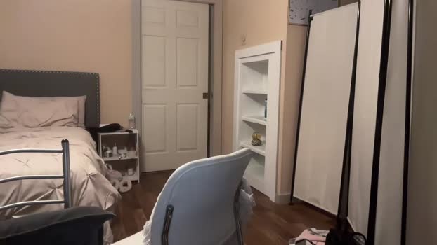 emilytaylorxo  09-10-2023 bigass Couples