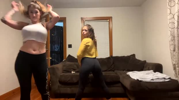 roxy1105  10-10-2023 blowjob Couples
