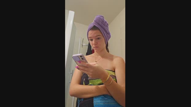 lucie_mehott  12-10-2023 love Females