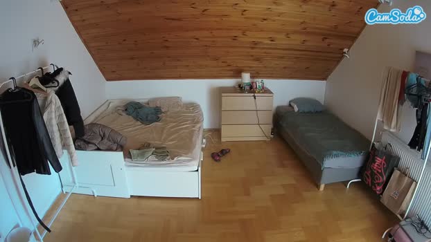 voyeurcam-julmodels-greybed-3