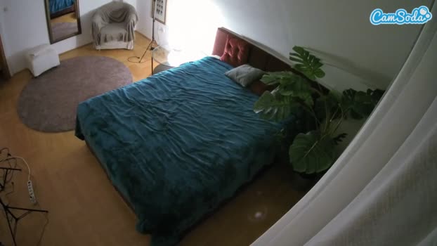 voyeurcam-julmodels-whitebed-5 CamSoda 14-10-2023 fuckface Females