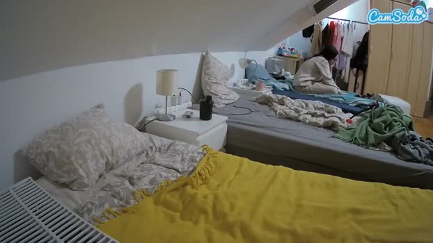 voyeurcam-julmodels-bed-4 CamSoda 15-10-2023 sexyfeet Females