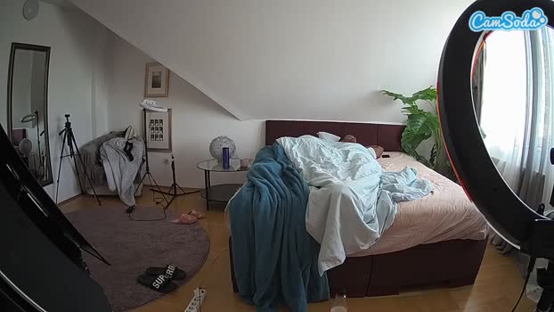 voyeurcam-julmodels-whitebed-6 CamSoda 17-10-2023 fuckhard Females
