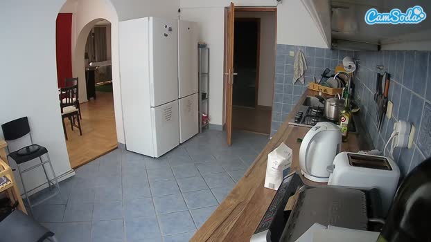 voyeurcam-julmodels-kitchen