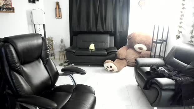 emoxbunny  19-10-2023 yummy Females