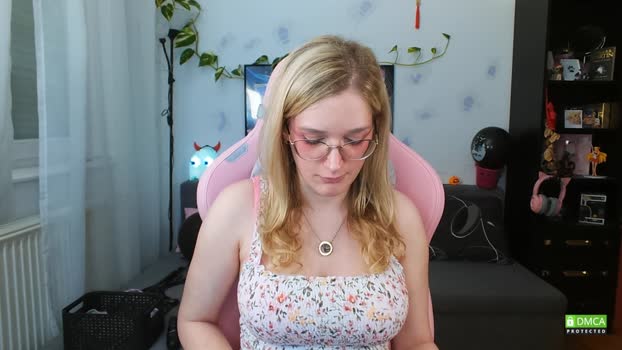 LunaNicole  29-10-2023 blowjob Females