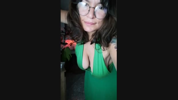 CrazyMom69  02-11-2023 hot Females