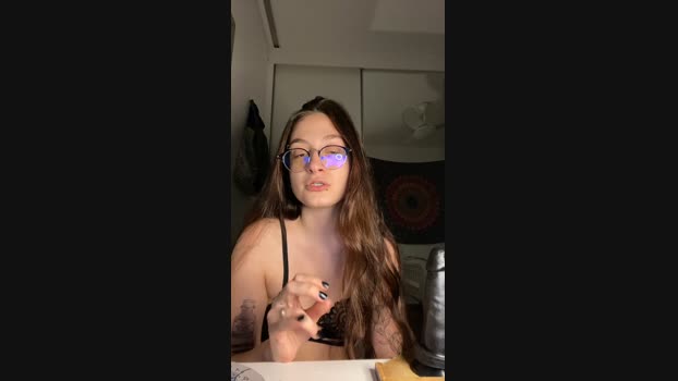 victorialencar  15-11-2023 yummy Females