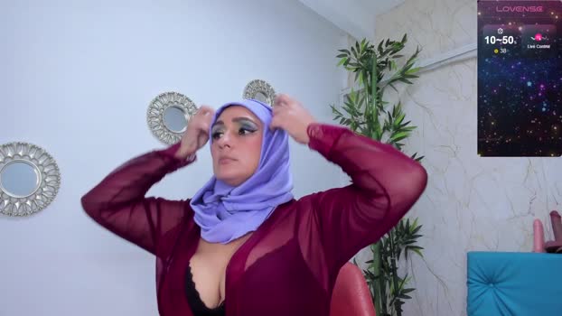 HijabiMilf  18-11-2023 Ass Females