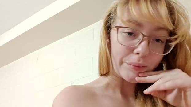 blonde_katie  22-11-2023 striptease Females