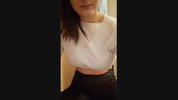 saraa88  24-11-2023 analsex Females