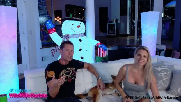 wildwifebarbie  27-11-2023 Topless Couples