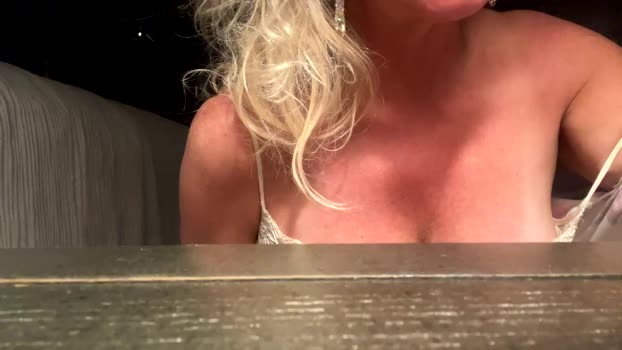 hotmom2222 30-11-2023 lickpussy Females