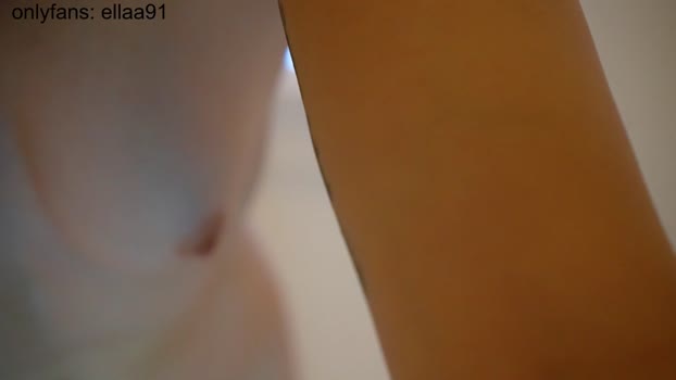 ellaa91 04-12-2023 Topless Females