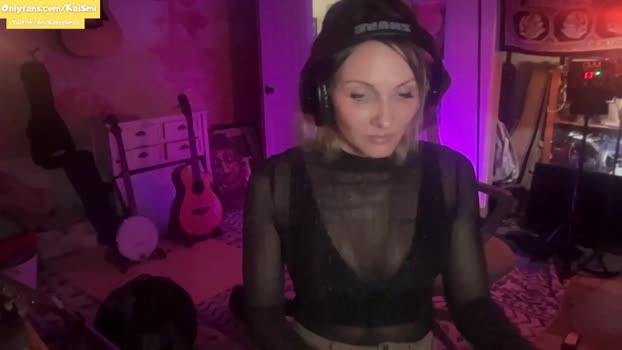 kaileeshy 16-12-2023 boobs Females