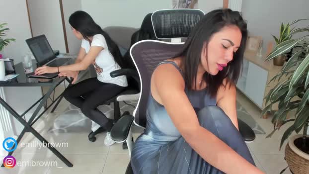 emillybrowm 10-01-2024 spank Couples