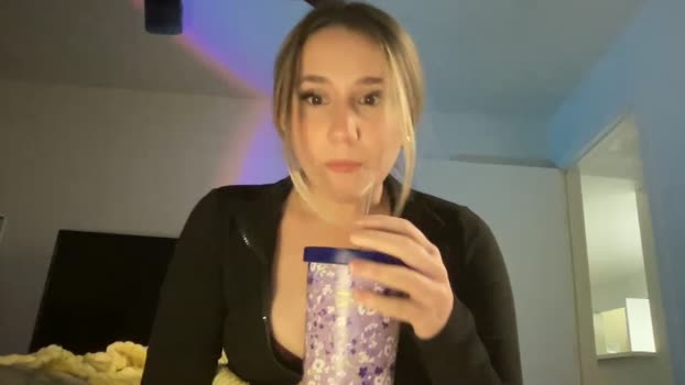 hotandhornyhannah 12-01-2024 ass Females