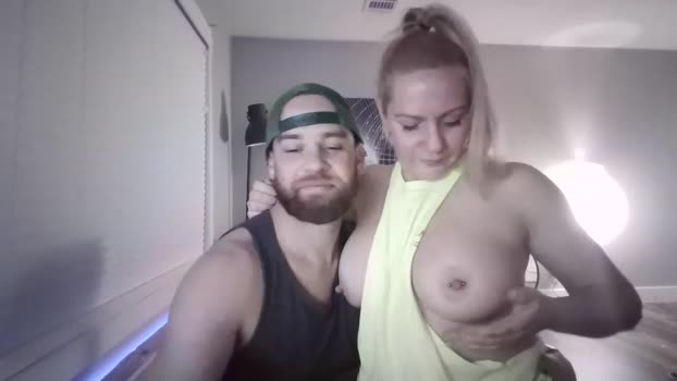 sexytexcouple 27-01-2024 kissing Couples