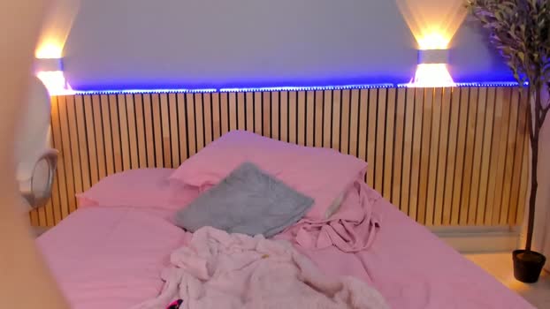 little_effy18 03-02-2024 fuckme Females