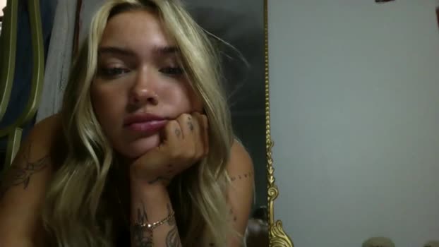tattedblondiezoe