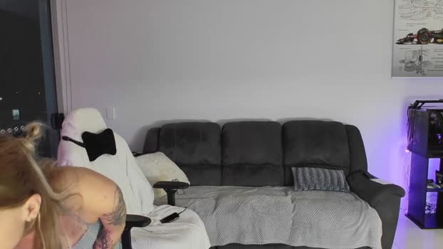 naughtyswisschick 24-02-2024 lush Females
