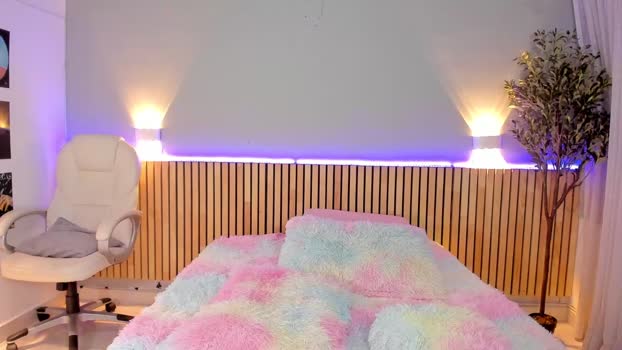 little_effy18 02-03-2024 kiss Females