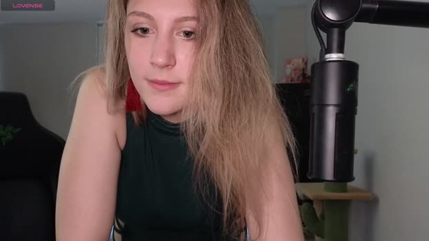 alexa_dream 10-05-2024 play Females